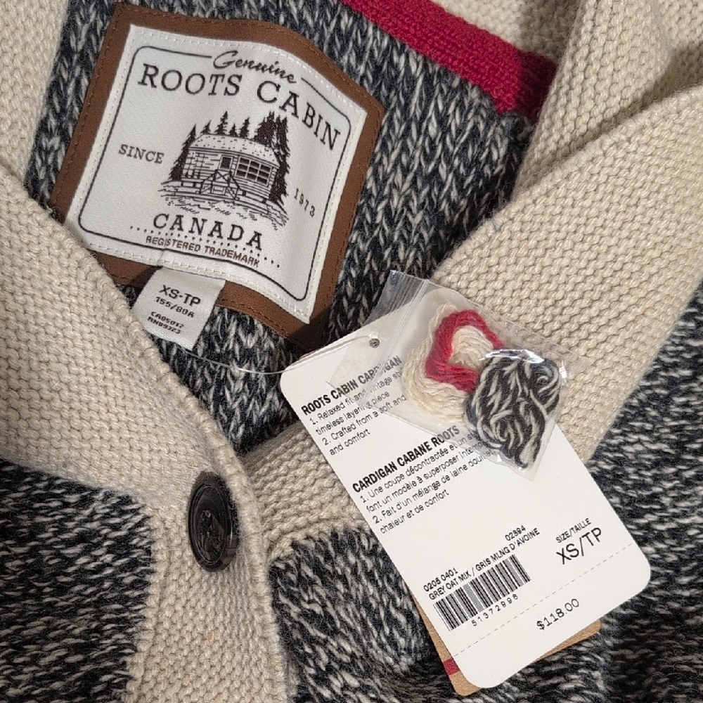 🔥NEW🔥 Tags On Roots Women's Black and Cream Knit Cardigan